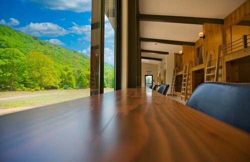 Clearville Cabin | Stunning Modern Private Cabin at River Mountain Resort