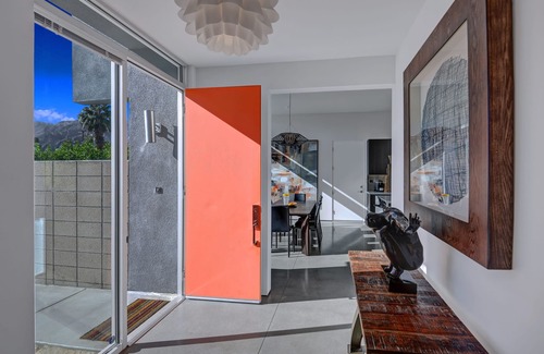 Warm Sands House | Stunning Modern Vibe, Mtn Views, Near Downtown PS