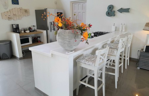 Noord Villa | Stunning Modern Villa - 2 min drive to Palm Beach -private pool - amazing view!