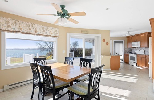 Montauk House | Stunning Montauk Lake View 3 Bdrm Home w/Lake Access & Hot Tub