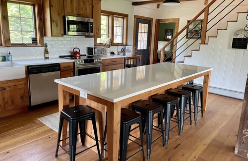 Mount Holly House | Stunning Mountain and Water Views Minutes to Okemo