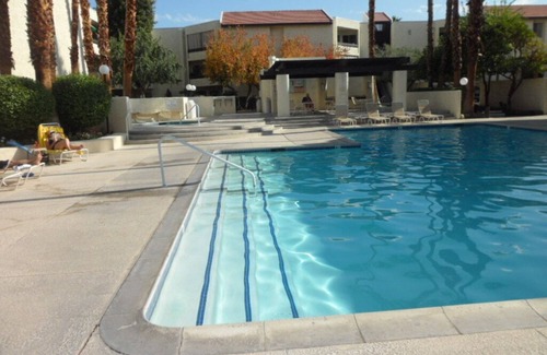 Palm Springs Condo | Stunning mountain view in Deep Well area just south of downtown 1 bedroom condo