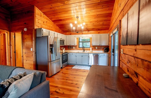Blue Ridge Cabin | Stunning Mountain Views + Fire Pit