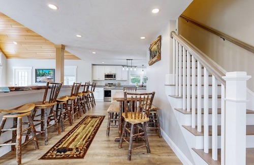 Intervale House | Stunning Mountain View Home: In the heart of outdoor entertainment