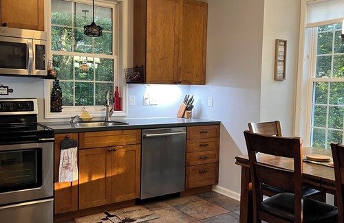 Traphill House | Stunning Mountain Views on Scenic Golf Course in the Yadkin Valley Wine Region.