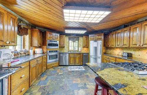 Dubois Cabin | Stunning Mountain Views: Spacious Cabin in Dubois!