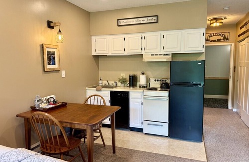 Lincoln Condo | Stunning Mountain Views! Cozy Studio Resort Condo