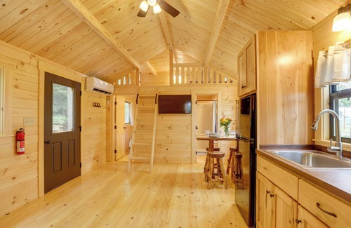 Cowanesque Cabin | Stunning Mtn Views: Middlebury Center Retreat!