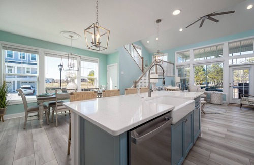 Bayside House | Stunning New Beach House in Bayside, 2 Master Suites, Fast WiFi, Turn Key!