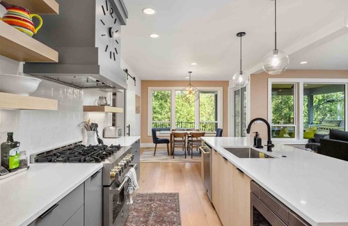Rock Creek House | Stunning New Build w/ Huge Deck Overlooking Greenspace, Hot Tub, Pet Friendly, & Chef's Kitchen, BBQ