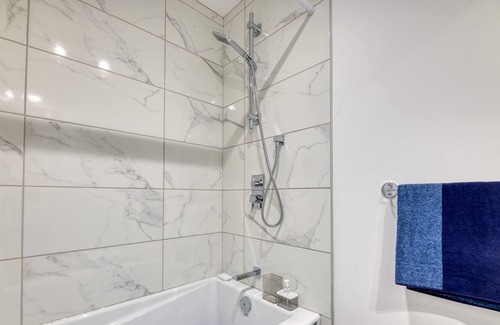 Cartierville Apartment | Stunning new condo