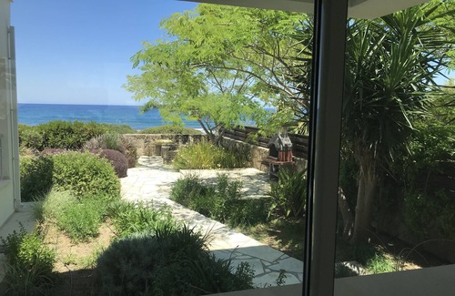 Catalkoy Villa | Stunning New Hi Spec Glass Fronted Villa Zero to the Sea