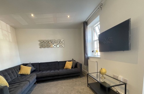 Warwick House | Stunning New Townhouse in Heart of Warwick