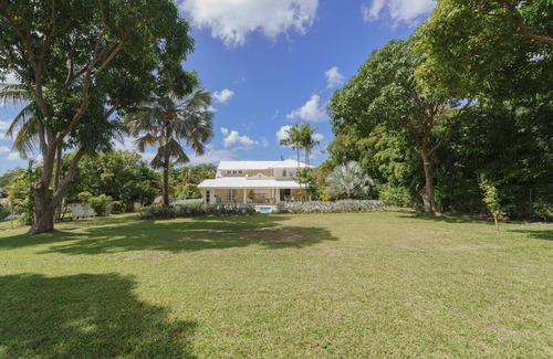 Gibbes House | Stunning New Villa 2 Mins to Beach - Coral House