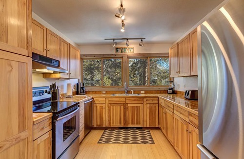 Blue River House | Stunning newly remodeled private home only 1 mile from downtown Breckenridge! Th