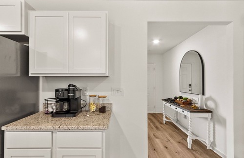 Northport House | Stunning Northport home 5bd 3bth and just 7 miles to UofA