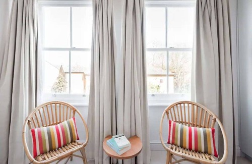 North Kensington Apartment | Stunning Notting Hill Home on Tree-Lined Street