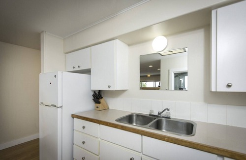 Otter Point House | Stunning ocean and mountain views on a peaceful, family-friendly acerage.