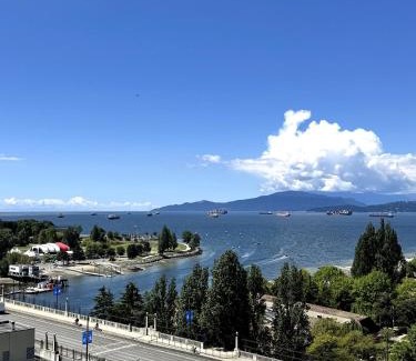 Downtown Vancouver Apartment | Stunning ocean (sound of waves)