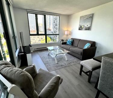 Downtown Vancouver Apartment | Stunning ocean (sound of waves)