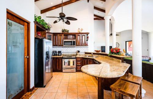 Potrero House | Stunning Ocean View Close to Beach