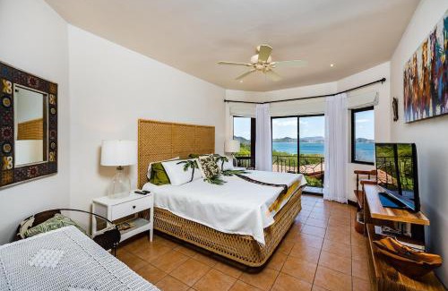 Potrero House | Stunning Ocean View Close to Beach