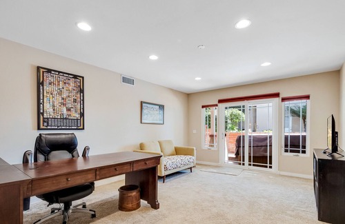 Sunset Cliffs House | Stunning ocean view home with WiFi, central AC, hot tub - snowbirds welcome