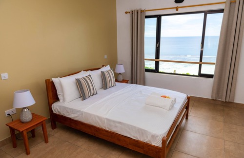 Mahe Island House | Stunning ocean views