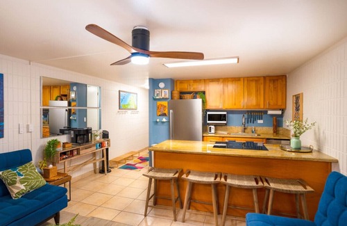Punaluu Apartment | Stunning Ocean View* Walk to Beach in One Minute*
