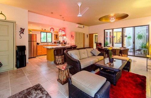 Litibu House | Stunning Ocean Views, Heated Infinity Pool, Sky Deck, Air Cond., Litibu Beach