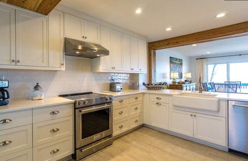 Saint Helena Island Condo | Stunning Oceanfront Condo! Golf Cart Included. Amenity cards available