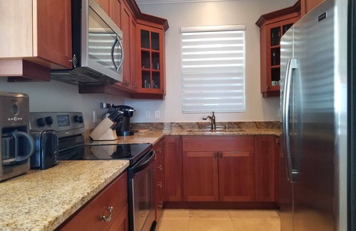 George Town Condo | Stunning Oceanfront View/Spacious Condo-beside FIN, near Beach & Town