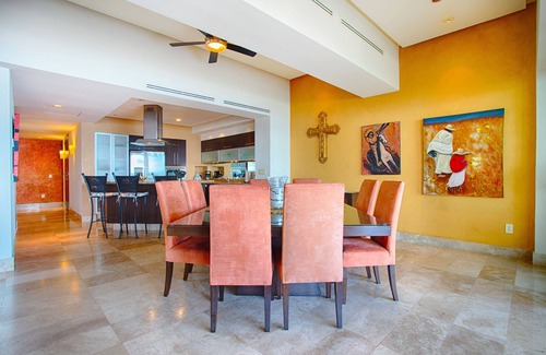 Emiliano Zapata Condo | STUNNING OCEANSIDE PROPERTY3200sqft 3Bed/3Bath (6ppl K/K/Q) w 100M Infinity Pool