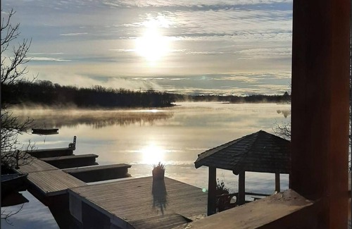 Timiskaming District Cabin | Stunning off grid cabin by the water!