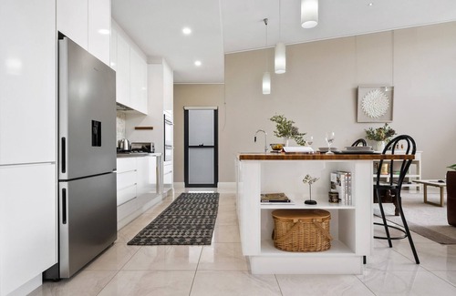 Orange House | Stunning on Summer - Heart of Orange