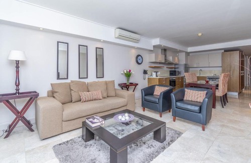 Victoria and Alfred Waterfront Apartment | Stunning one bed apartment on Cape Town's Canals