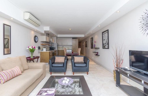 Victoria and Alfred Waterfront Apartment | Stunning one bed apartment on Cape Town's Canals