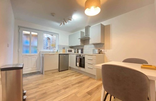 Ely Apartment | Stunning One Bed Flat Near Ely Cathedral - For Two