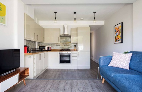 Battersea Apartment | Stunning One Bedroom Apartment next to Battersea Park