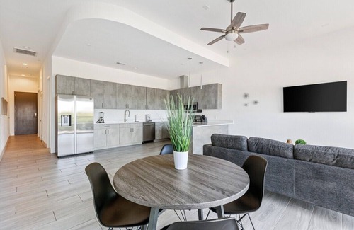 Cedars Apartment | Stunning One Bedroom in the City! Amazing Views!