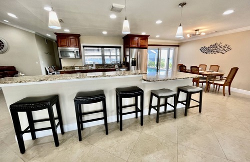 Caloosahatchee House | Stunning open water view 3 bedroom house, pool, private dock