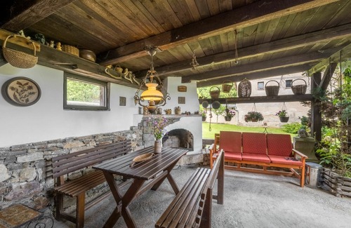 Bela nad Radbuzou Villa | Stunning private villa for 6 guests with TV, patio, pets allowed and parking
