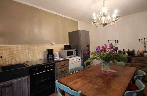 Saint-Sulpice-les-Feuilles House | Stunning private villa for 9 people with private pool, WIFI, hot tub, TV, patio and pets allowed