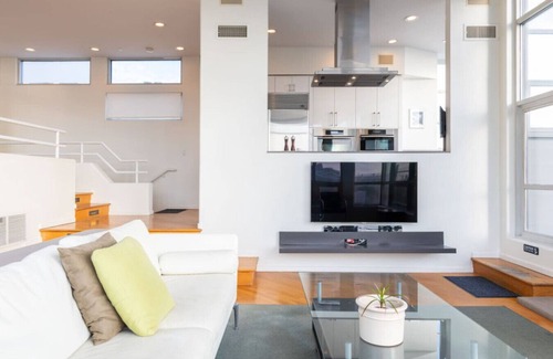 Gas Lamp Section House | Stunning Panoramic Ocean Views Penthouse Hot Tub