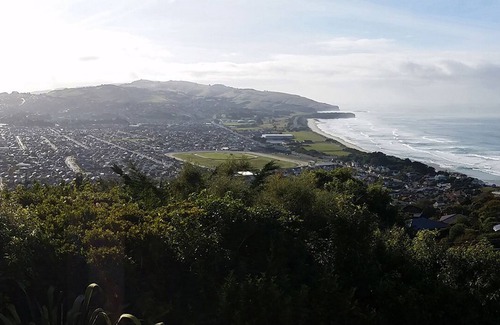 St. Clair House | Stunning Panoramic Views Surf to City - St Clair
