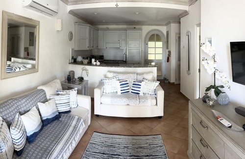 Mount Standfast Apartment | Stunning Penthouse with sea views, exclusive estate with Beach Club Membership
