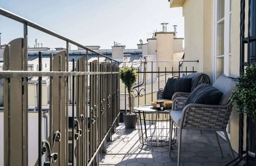 Kazimierz Apartment | Stunning penthouse near Wawel Castle