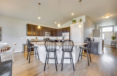 Falcon Hills House | Stunning Peyton Retreat w/Game Room, Private Yard