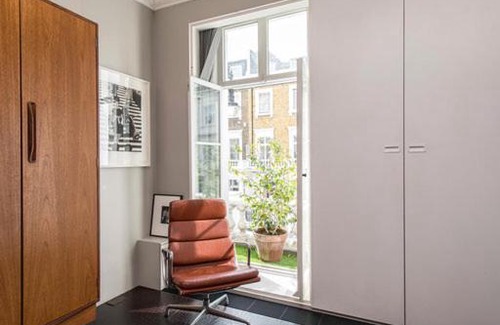 Warwick Apartment | Stunning Pimlico first floor balcony flat