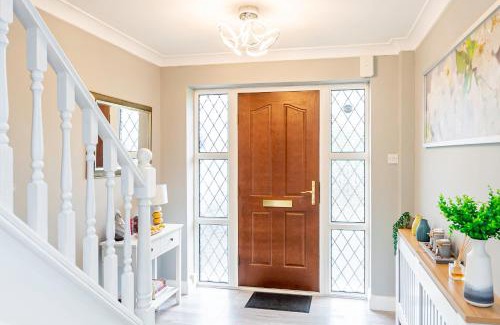 Bray on Thames House | Stunning Place, close to Windsor & Heathrow & Private Parking